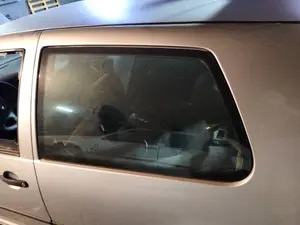 Foto de LUNA CUSTODIA TRASERA IZQUIERDA VOLKSWAGEN GOLF IV BERLINA (1J1)(10.1997)