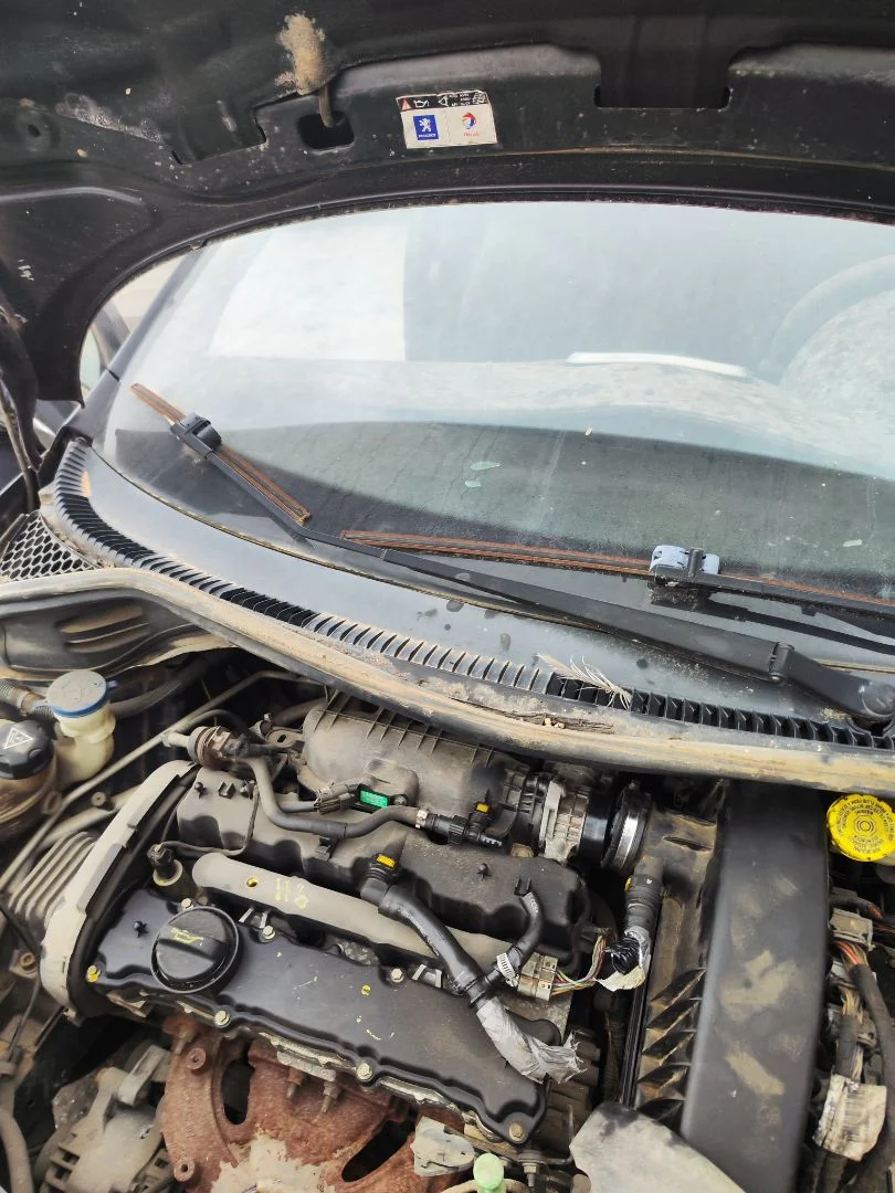 Foto de BRAZO LIMPIA DELANTERO DERECHO PEUGEOT 207 1.4 16V CAT (KFU / ET3J4) (88 CV / 65 KW) referencia 6429AN