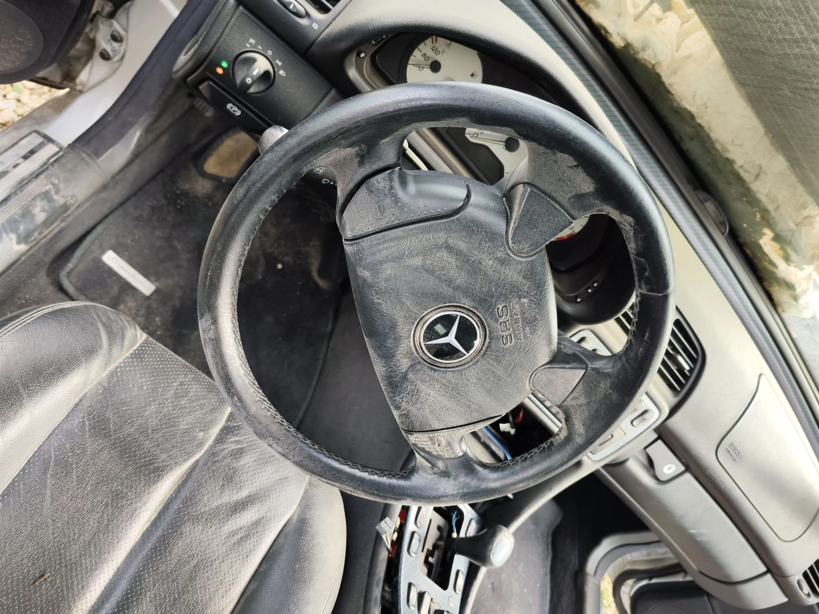 Foto de VOLANTE MERCEDES-BENZ CLK (BM 208) CABRIO 3.2 V6 18V CAT (218 CV / 160 KW)