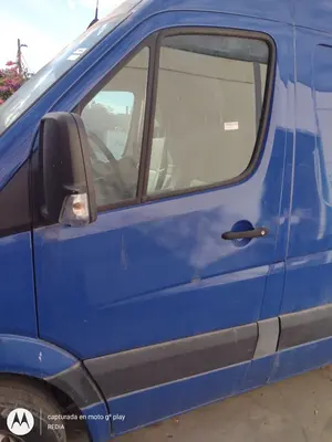 Foto de PUERTA DELANTERA IZQUIERDA VOLKSWAGEN CRAFTER FURGÓN (2E) 2.5 TDI DPF (109 CV / 80 KW) referencia 2E0831051