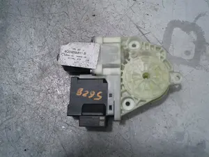 Foto de MOTOR ELEVALUNAS TRASERO IZQUIERDO SEAT IBIZA (6L1) 1.9 TDI (101 CV / 74 KW) referencia 6Q0959811B