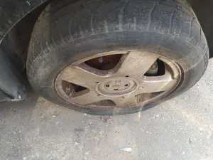 Foto de BRAZO SUSPENSION DELANTERO DERECHO VOLKSWAGEN FOX (5Z1)(04.2005) 1.4  (75 CV / 55 KW)
