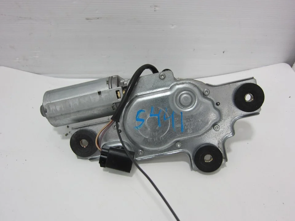 Foto de MOTOR LIMPIA TRASERO FORD FOCUS BERLINA (CAK) 1.8 16V CAT (116 CV / 85 KW) referencia 0390201548