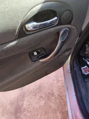 Foto de ELEVALUNAS TRASERO IZQUIERDO ALFA ROMEO 147 (190) 1.9 JTD CAT (110 CV / 81 KW)