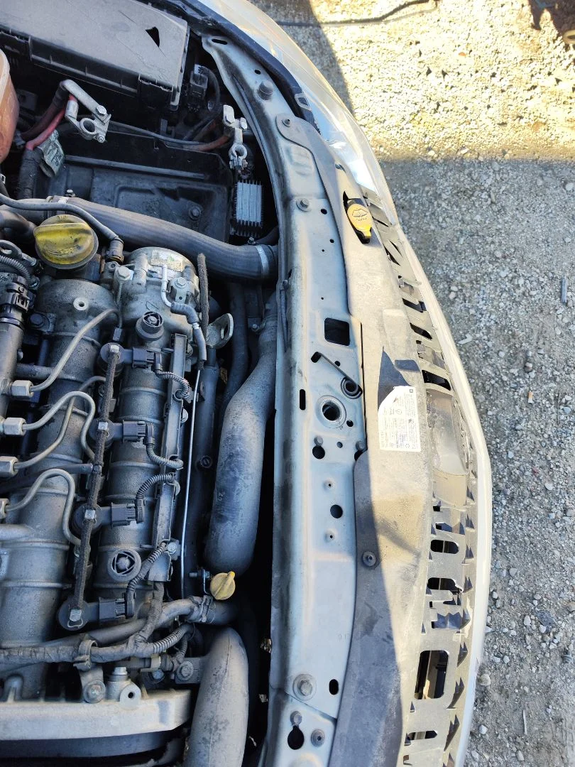 Foto de PANEL FRONTAL OPEL ASTRA H TWIN TOP 1.9 16V CDTI CAT (Z 19 DTH / LRD) (150 CV / 110 KW)