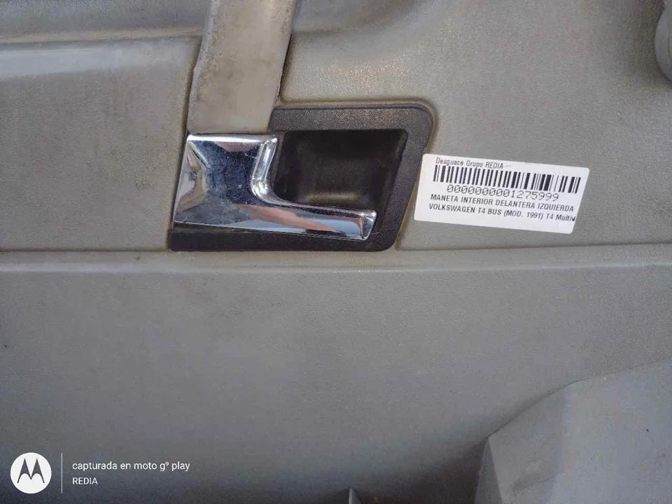 Foto de MANETA INTERIOR DELANTERA IZQUIERDA VOLKSWAGEN T4 TRANSPORTER BUS 1.9 Turbodiesel CAT (ABL) (68 CV / 50 KW)