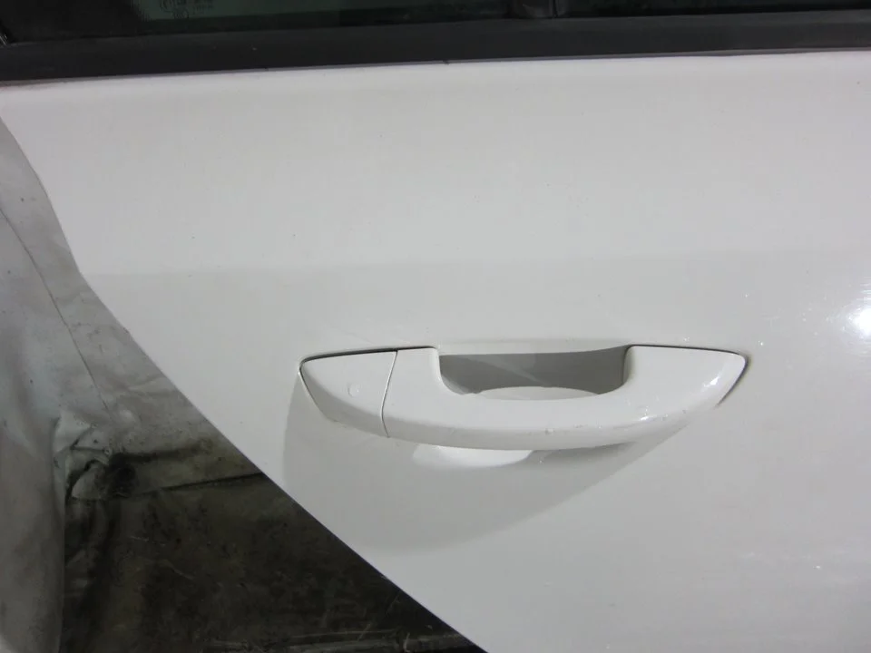 Foto de MANETA EXTERIOR TRASERA DERECHA VOLKSWAGEN GOLF VI (5K1)(10.2008) 1.6 TDI DPF (105 CV / 77 KW) referencia 1K0837886