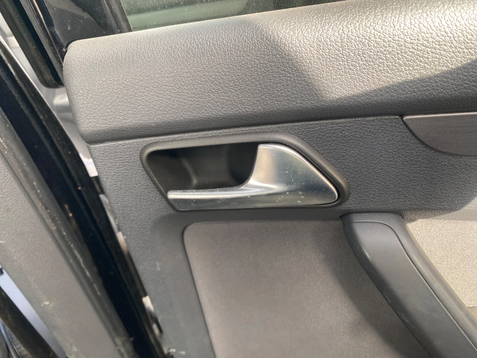 Foto de MANETA INTERIOR TRASERA DERECHA VOLKSWAGEN TOURAN (1T3) 1.6 TDI DPF (105 CV / 77 KW)