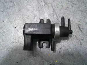 Foto de VALVULA AIRE ADICIONAL AUDI A3 (8L) 1.9 TDI (101 CV / 74 KW) referencia 1J0906627 foto 1
