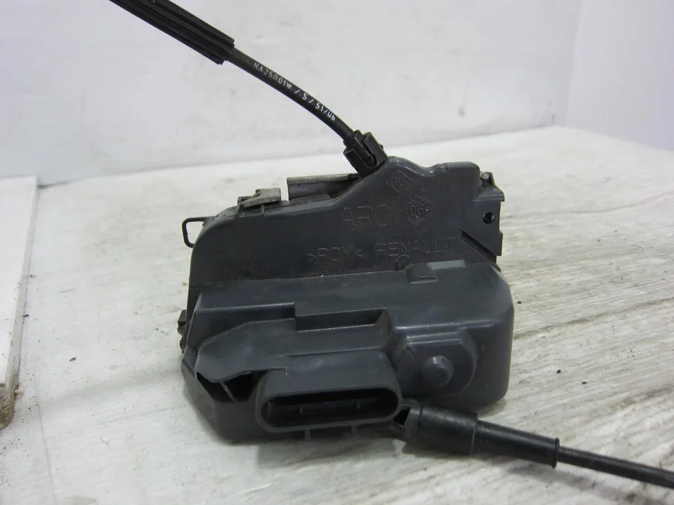 Foto de CERRADURA PUERTA TRASERA IZQUIERDA RENAULT SCENIC II (JM) 1.5 dCi Diesel (106 CV / 78 KW) referencia 110071230G1