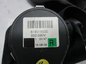 Foto de CINTURON SEGURIDAD TRASERO DERECHO VOLKSWAGEN GOLF VI (5K1)(10.2008) 1.6 TDI DPF (105 CV / 77 KW) referencia 618019000 foto 4