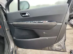 Foto de GUARNECIDO PUERTA DELANTERA DERECHA PEUGEOT 5008 1.6 HDi FAP CAT (9HZ / DV6TED4) (109 CV / 80 KW)