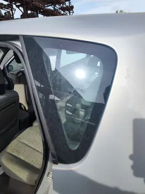Foto de LUNA CUSTODIA TRASERA IZQUIERDA RENAULT SCENIC II (JM) 1.9 dCi Diesel (120 CV / 88 KW)