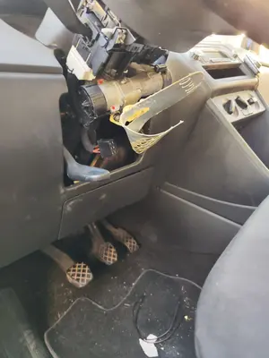 Foto de COLUMNA DIRECCION VOLKSWAGEN POLO V (6R1) 1.2  (60 CV / 44 KW)