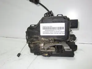 Foto de CERRADURA PUERTA DELANTERA DERECHA VOLKSWAGEN PASSAT BERLINA (3B3) 1.9 TDI (131 CV / 96 KW) foto 2