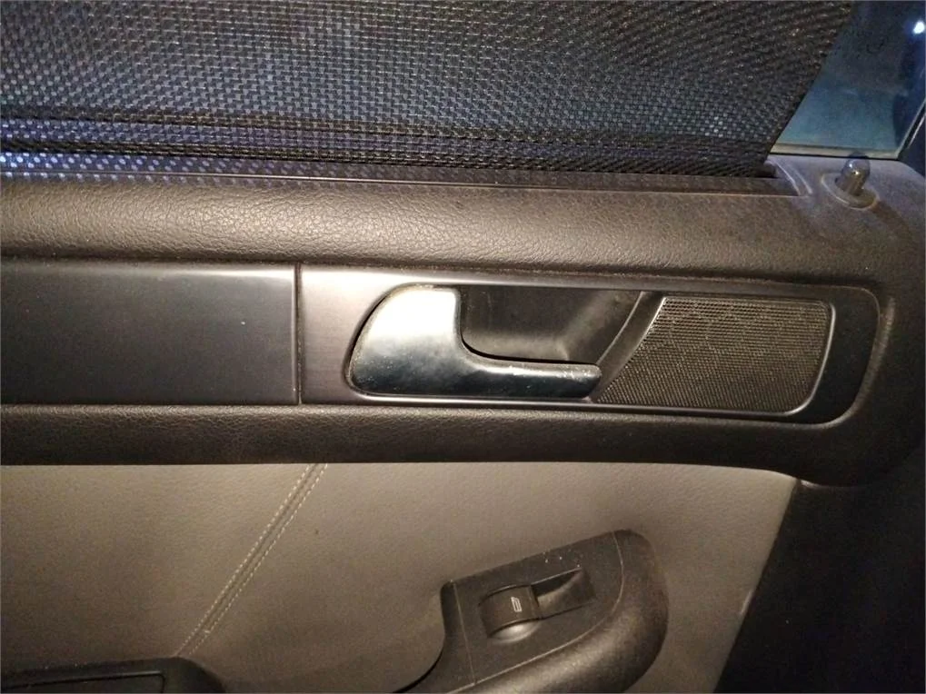 Foto de MANETA INTERIOR TRASERA IZQUIERDA AUDI ALLROAD QUATTRO QUATTRO (4B5)
