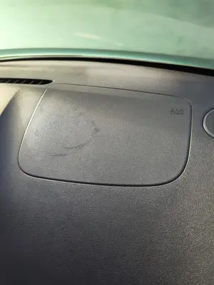 Foto de AIRBAG DELANTERO DERECHO RENAULT CLIO III 1.2 16V (75 CV / 55 KW)