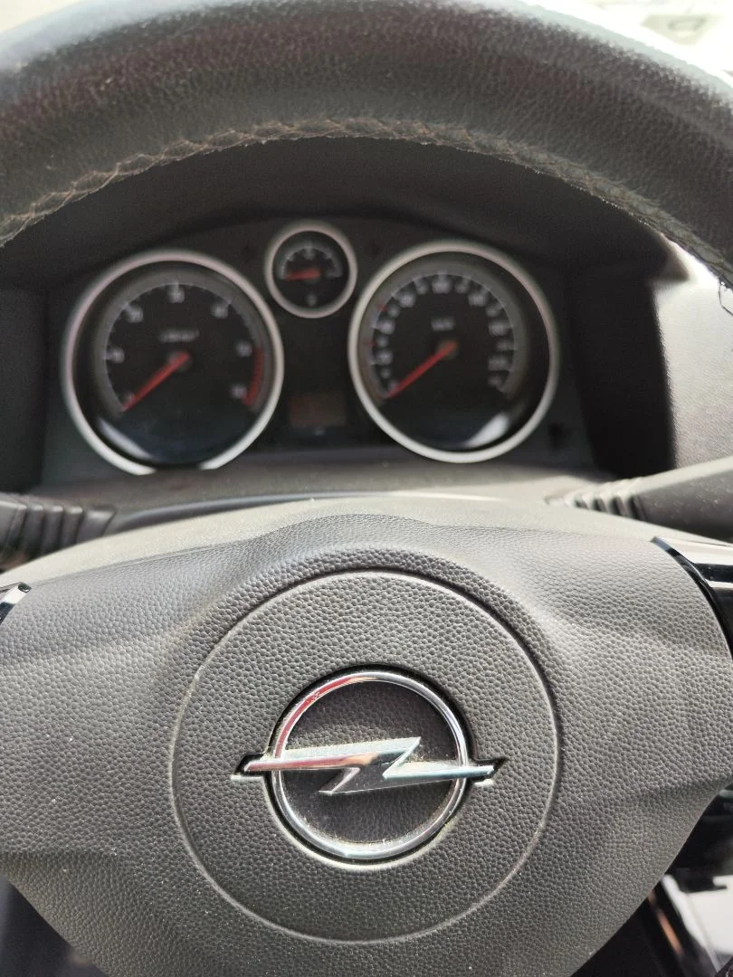 Foto de CUADRO INSTRUMENTOS OPEL ASTRA H BERLINA 1.7 16V CDTI (110 CV / 81 KW)