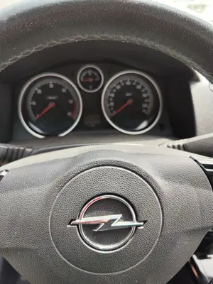 Foto de CUADRO INSTRUMENTOS OPEL ASTRA H BERLINA 1.7 16V CDTI (110 CV / 81 KW)