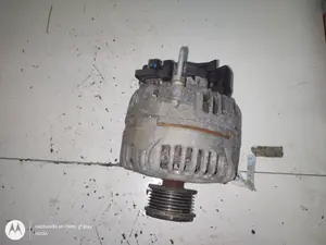 Foto de ALTERNADOR RENAULT CLIO III 1.5 dCi Diesel CAT (86 CV / 63 KW) referencia 0124425071 foto 2