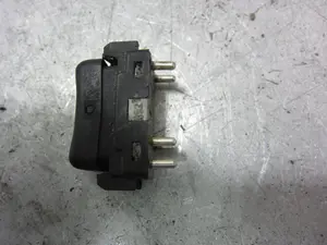 Foto de MANDO ELEVALUNAS TRASERO DERECHO MERCEDES-BENZ CLASE 124 (BM 124) BERLINA 3.0 CAT (180 CV / 132 KW) referencia 1248208910KZ foto 2