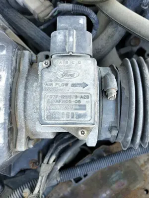 Foto de CAUDALIMETRO FORD EXPLORER (UN46) 4.0 V6 CAT (156 CV / 115 KW)