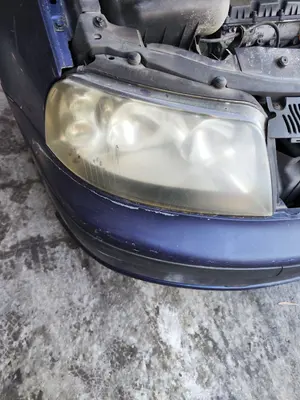 Foto de FARO DERECHO SEAT ALHAMBRA (7V9) 1.9 TDI (116 CV / 85 KW) foto 2