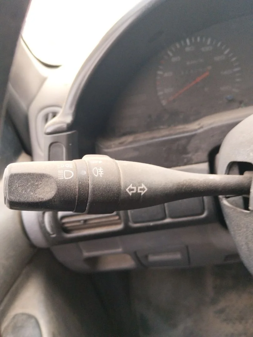 Foto de MANDO LUCES NISSAN VANETTE CARGO 2.3 Diesel (75 CV / 55 KW)