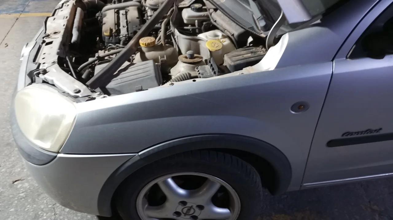 Foto de ALETA DELANTERA IZQUIERDA OPEL CORSA C 1.2 16V CAT (Z 12 XE / LW4) (75 CV / 55 KW) referencia 9196448