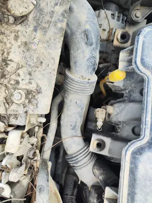 Foto de TUBO RENAULT CLIO III 1.2 16V (75 CV / 55 KW)