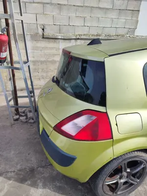 Foto de PORTON TRASERO RENAULT MEGANE II BERLINA 5P 1.4 16V (98 CV / 72 KW) referencia 7751473705 foto 13