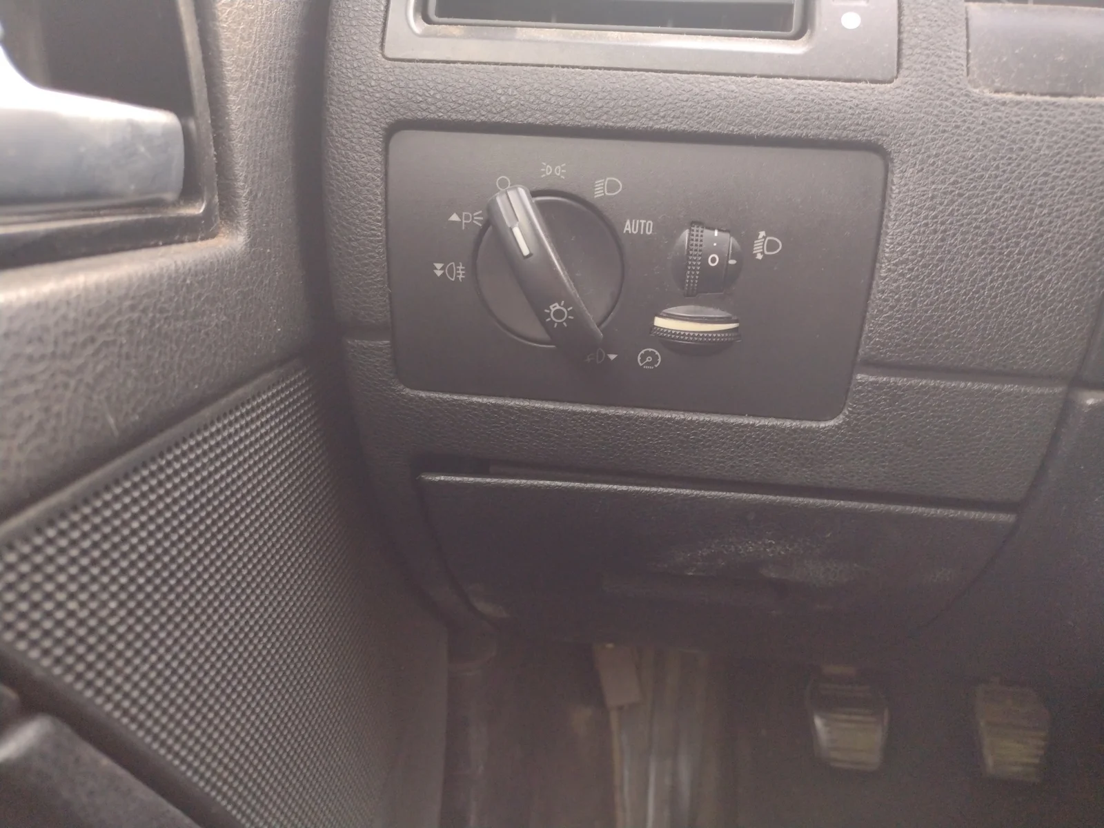 Foto de MANDO LUCES FORD MONDEO BERLINA (GE) 2.0 TDCi CAT (131 CV / 96 KW) referencia 1357436