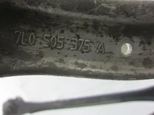 Foto de BRAZO SUSPENSION SUPERIOR TRASERO IZQUIERDO PORSCHE CAYENNE (TIPO 92A) referencia 7L0505375A foto 2