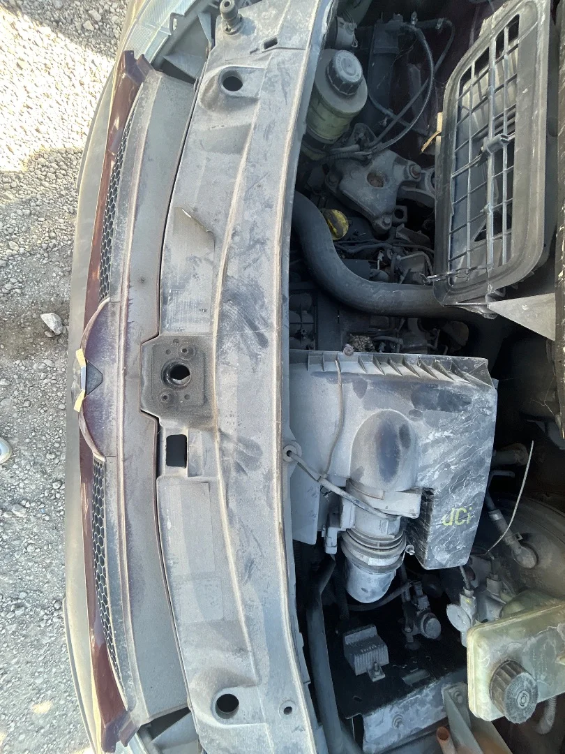 Foto de PANEL FRONTAL RENAULT TRAFIC II FURGÓN 2.5 dCi Diesel CAT (135 CV / 99 KW)