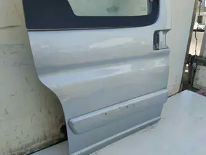 Foto de PUERTA TRASERA DERECHA CITROEN BERLINGO 1.6 16V HDi (90 CV / 66 KW) foto 2