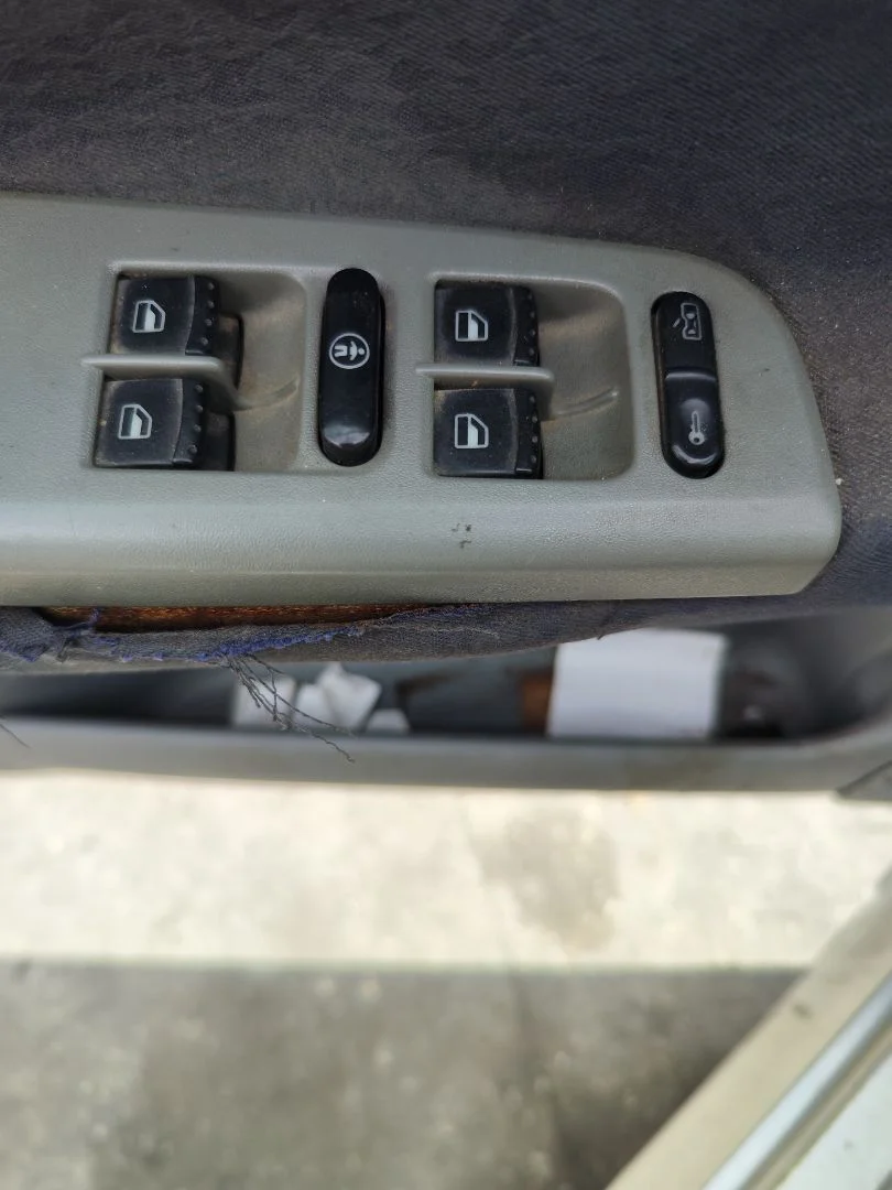 Foto de MANDO ELEVALUNAS DELANTERO IZQUIERDO SKODA OCTAVIA BERLINA (1U2) 1.9 TDI (90 CV / 66 KW) referencia 6Q1867171F