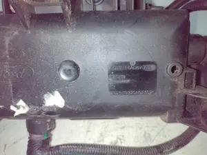 Foto de CAJA RELES / FUSIBLES FORD TRANSIT COMBI (TT9) 2.2 TDCi CAT (86 CV / 63 KW) referencia 6C1T14A067 foto 4