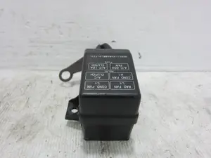 Foto de CAJA RELES / FUSIBLES MITSUBISHI 3000 GT (Z10) 3.0 Biturbo (286 CV / 210 KW) foto 2