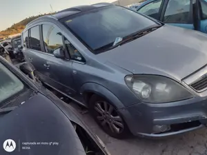 Foto de TRANSMISION DELANTERA DERECHA OPEL ZAFIRA B 1.9 16V CDTI CAT (Z 19 DTH / LRD) (150 CV / 110 KW) referencia 13245904