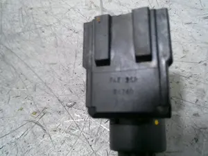 Foto de INTERRUPTOR AUDI A3 (8L) 1.9 TDI (101 CV / 74 KW) referencia 24760 foto 4