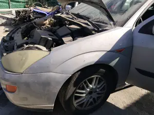 Foto de ALETA DELANTERA IZQUIERDA FORD FOCUS BERLINA (CAK) 1.6 16V CAT (101 CV / 74 KW) referencia 1350732