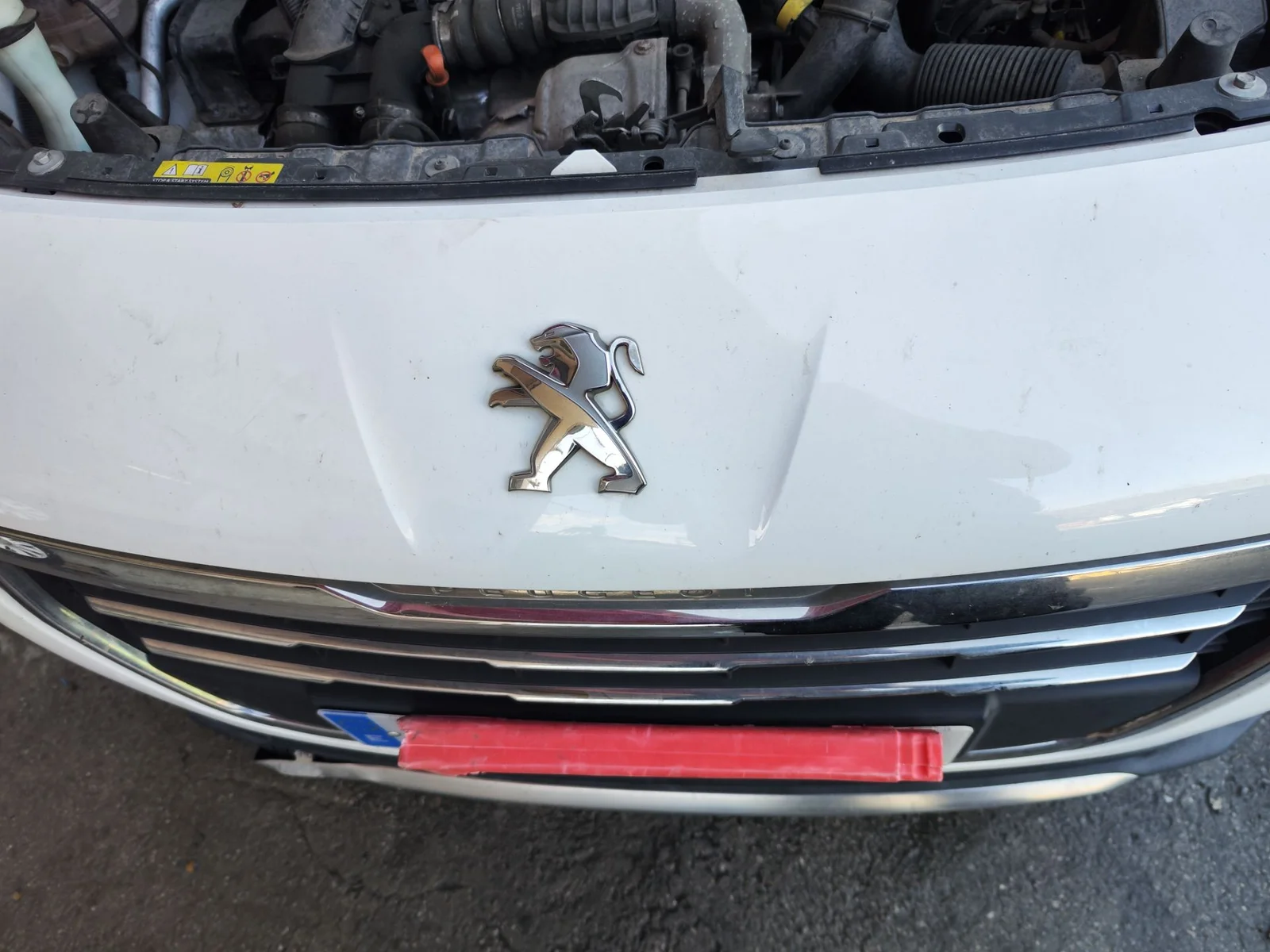 Foto de REFUERZO PARAGOLPES DELANTERO PEUGEOT 3008 1.6 Blue-HDI FAP (120 CV / 88 KW)