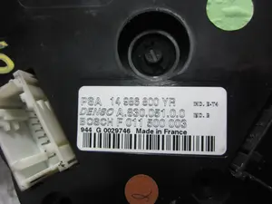 Foto de MANDO CALEFACCION / AIRE ACONDICIONADO PEUGEOT 807 2.2 HDi FAP CAT (4HW) (128 CV / 94 KW) referencia 14986800YR foto 3