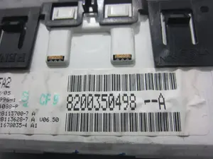 Foto de PANTALLA MULTIFUNCION RENAULT MEGANE II BERLINA 3P 1.9 dCi Diesel (120 CV / 88 KW) referencia 8200350498 foto 3