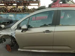 Foto de PUERTA DELANTERA IZQUIERDA CITROEN C3 1.4  (73 CV / 54 KW)