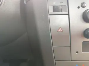 Foto de WARNING OPEL VECTRA C BERLINA 2.2 16V DTI CAT (Y 22 DTR / L50) (125 CV / 92 KW)