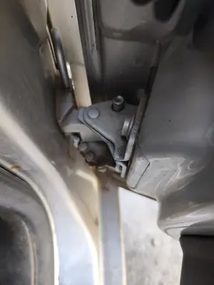 Foto de RETENEDOR PUERTA VOLKSWAGEN GOLF IV BERLINA (1J1)(10.1997) 1.9 TDI (131 CV / 96 KW)
