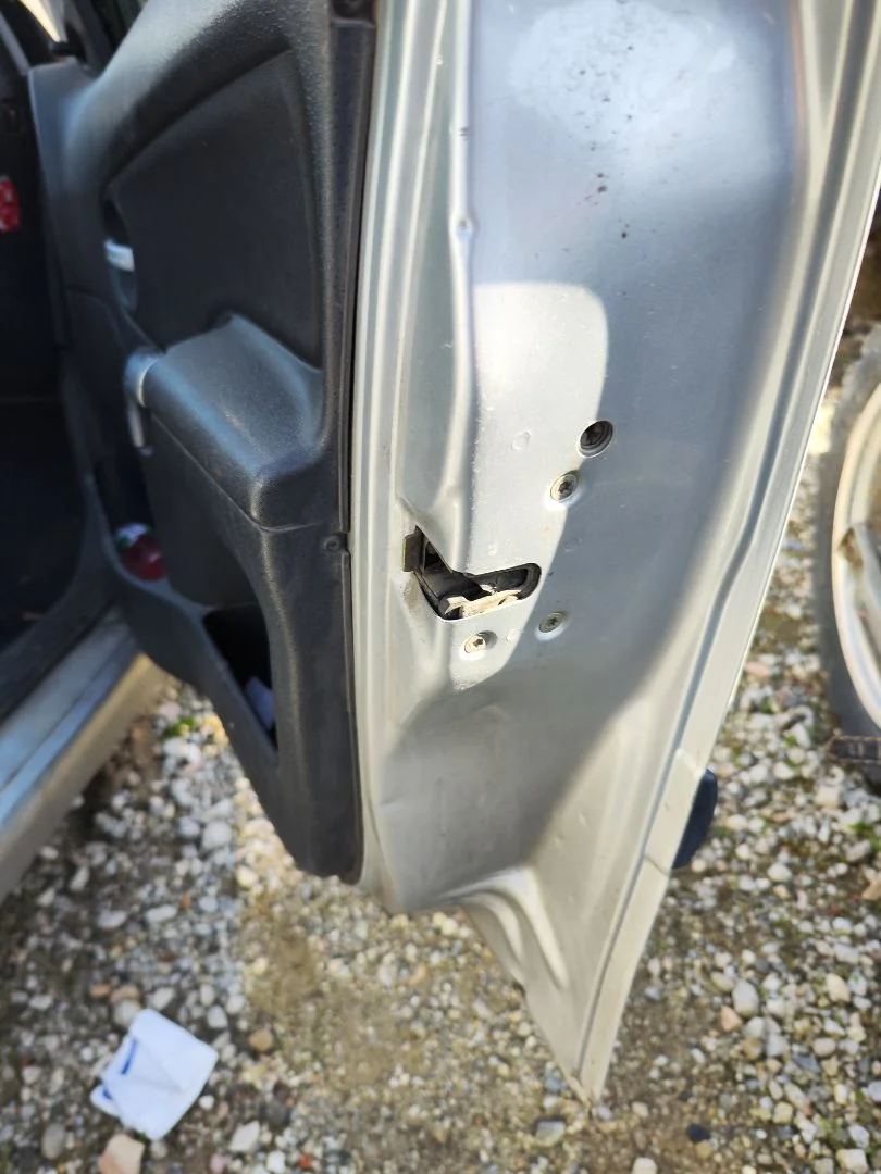 Foto de CERRADURA PUERTA DELANTERA DERECHA CITROEN C3 1.4 (73 CV / 54 KW)