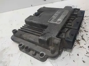 Foto de CENTRALITA MOTOR UCE NISSAN PRIMERA BERLINA (P12) 1.9 16V Turbodiesel CAT (120 CV / 88 KW) referencia 8200391966 foto 4