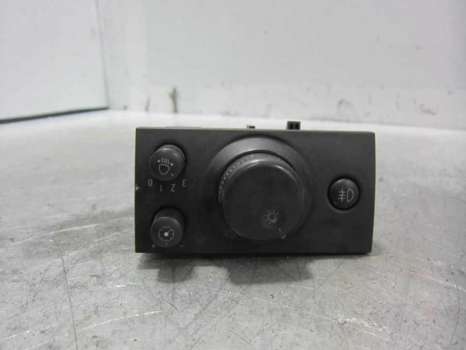 Foto de MANDO LUCES OPEL VECTRA C BERLINA 2.0 DTI (101 CV / 74 KW) referencia 918588